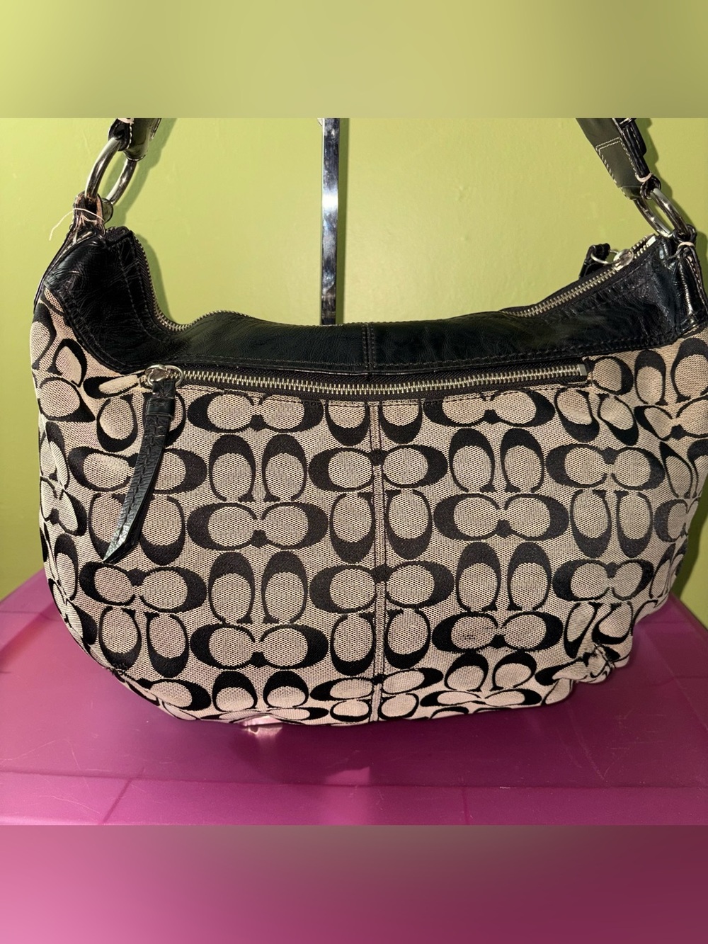 Vintage Coach Soho Pleated
Signature C Hobo Bag Canvas &
Leather Black Khaki - Picture 7 of 13